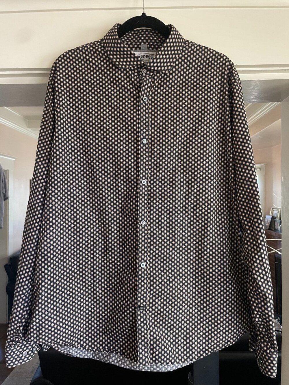 Express Fitted XL 17-17.5" Black printed Button Up